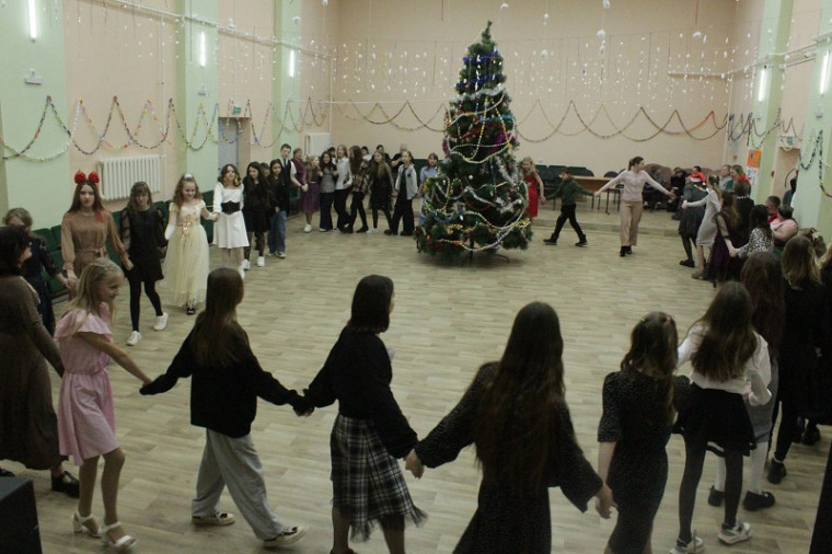 Новогодний утренник в 5 - 11 классах.